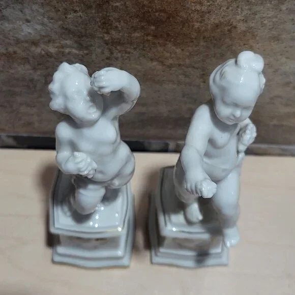 Vintage Pair Hutschenreuther Porcelain Cherubs Putti Four Seasons Figurine